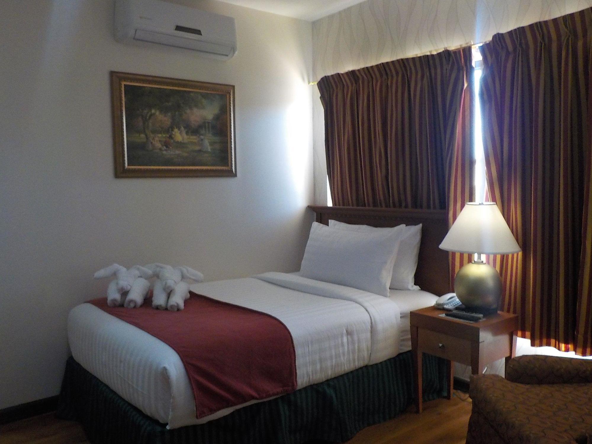 Royal Suites Condotel Kalibo Εξωτερικό φωτογραφία