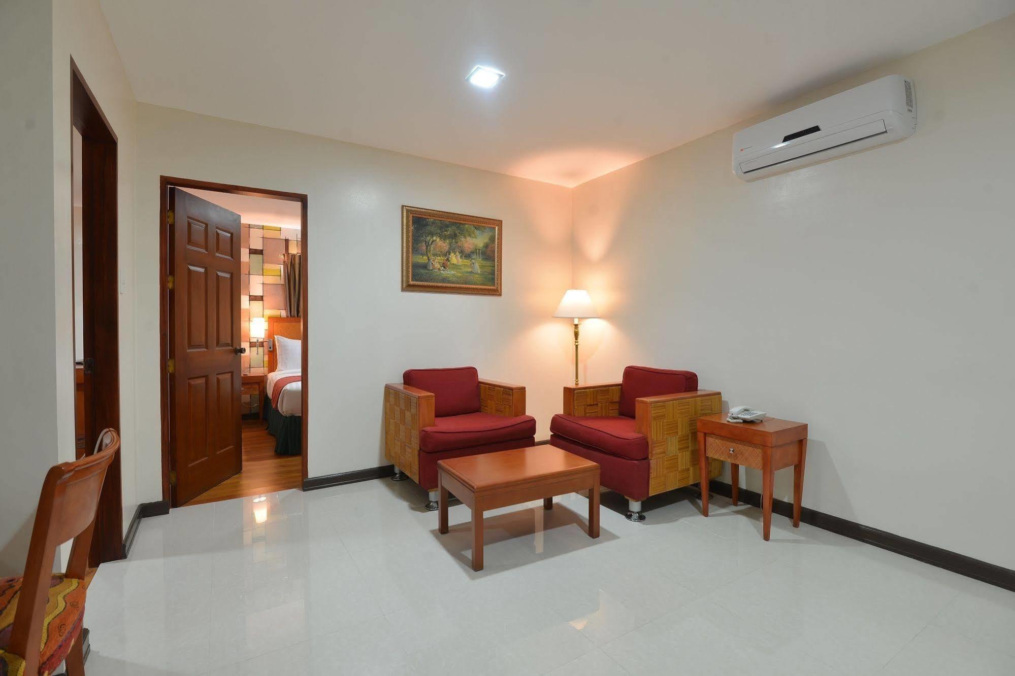 Royal Suites Condotel Kalibo Εξωτερικό φωτογραφία