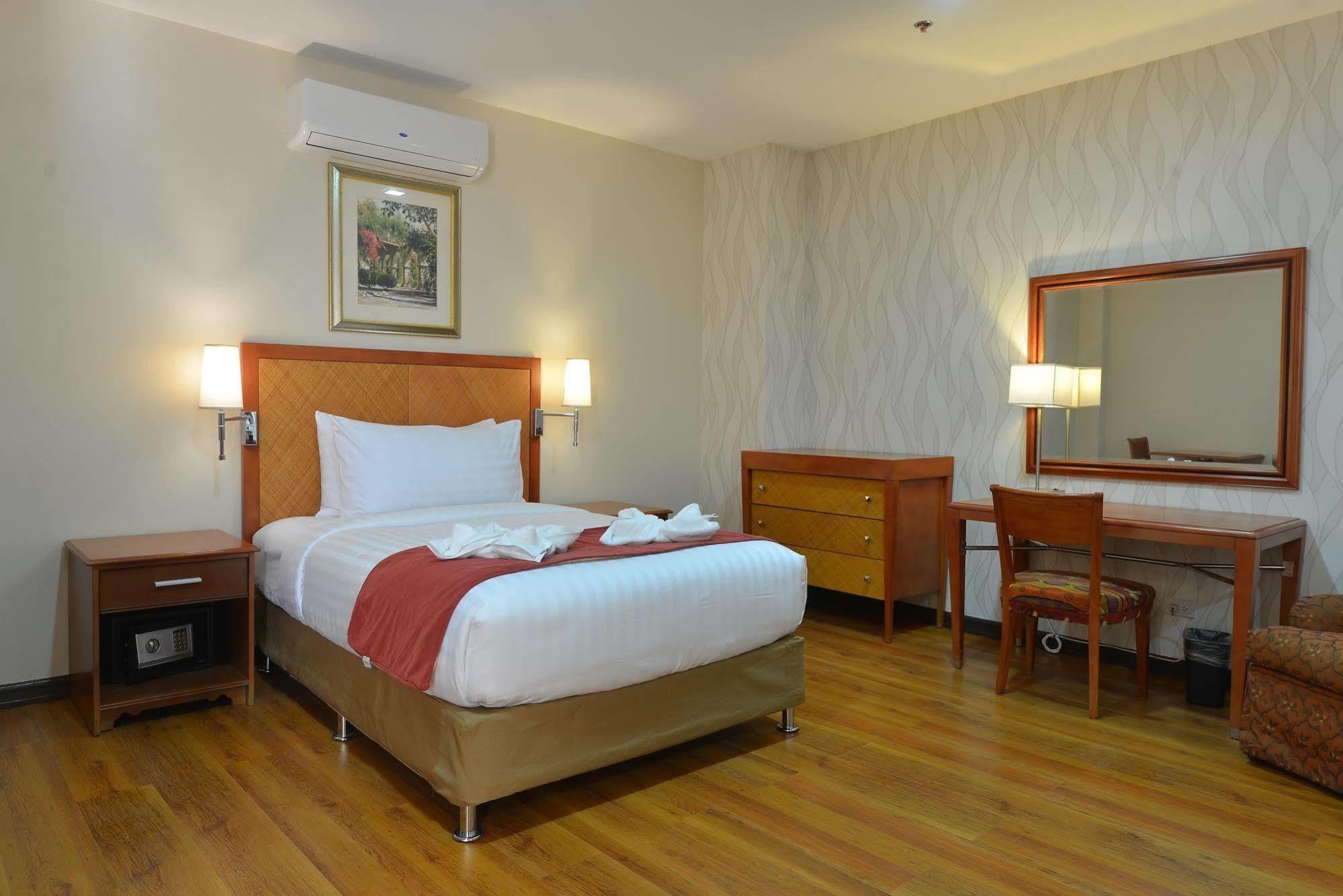 Royal Suites Condotel Kalibo Εξωτερικό φωτογραφία